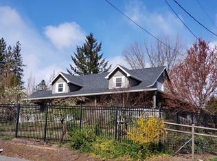 1914 Old Military Rd, Central Point, OR 97502