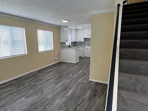 4th image of 3954 S Normandie Ave #3