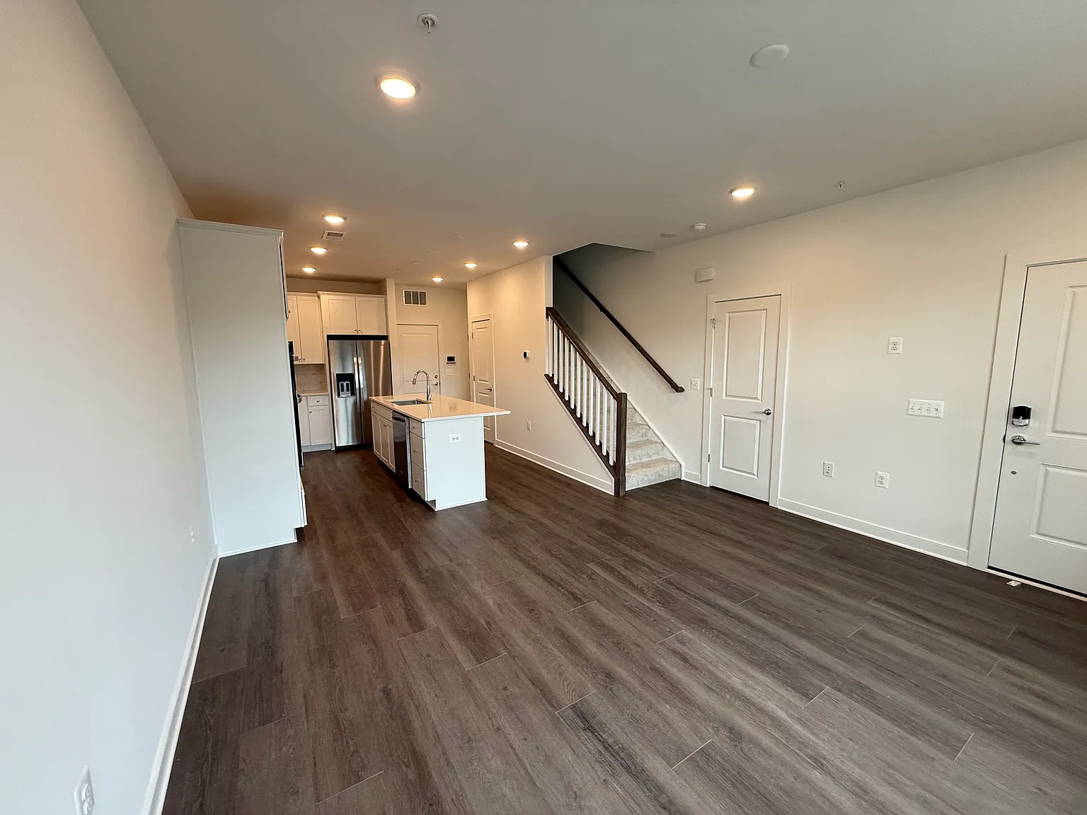 3 bed, 2.5 bath, 1520 sqft, $3,500 — Photo 4