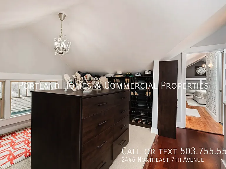 2446 NE 7th Ave — Photo 10