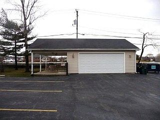 2nd image of 460 Lincoln Ln