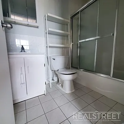 Rented by Real Street Inc | media 13