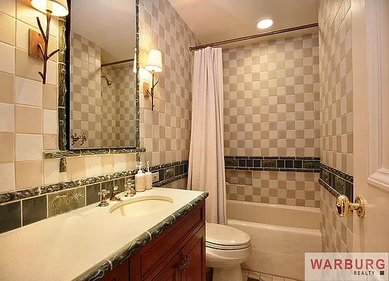 Sold by Warburg | media 32