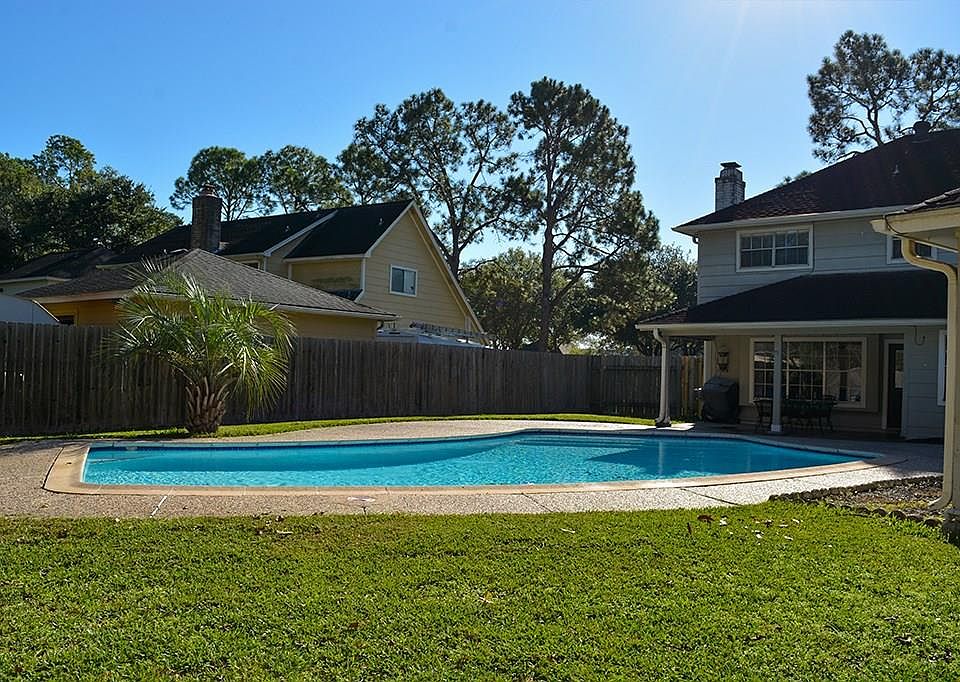 1st image of 22418 Bucktrout Ln