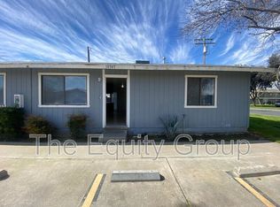 10949 Thompson Dr, Hanford, CA 93230