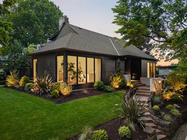 2834 SE Carlton St, Portland, OR 97202
