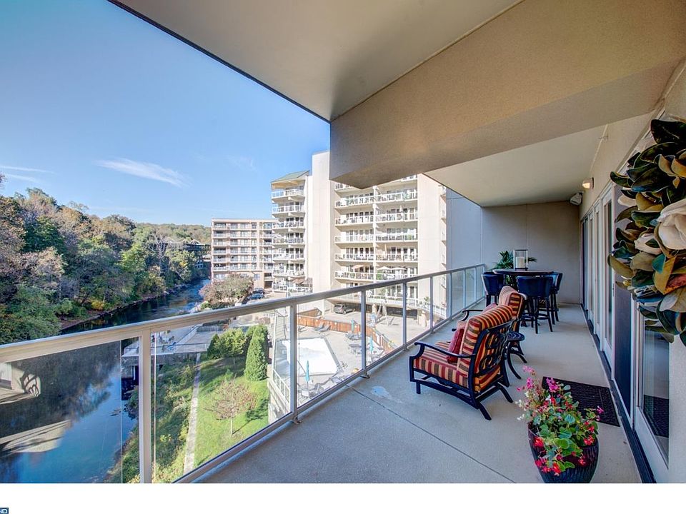 1st image of 1702 N Park Dr APT 38