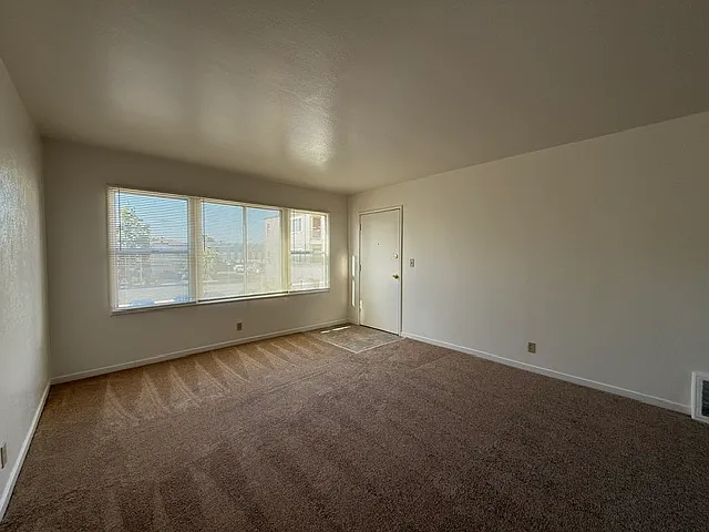 370 Estudillo Ave #10 — Photo 8