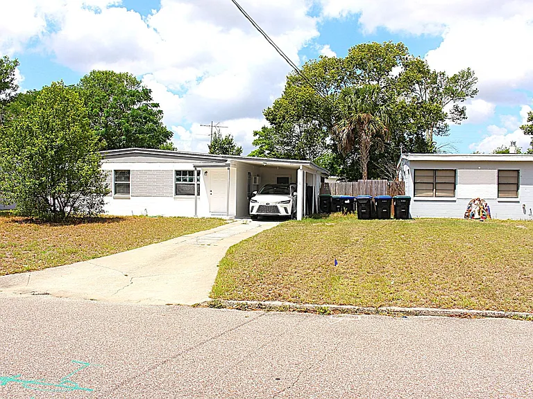 920 Hacienda Ct — Photo 3