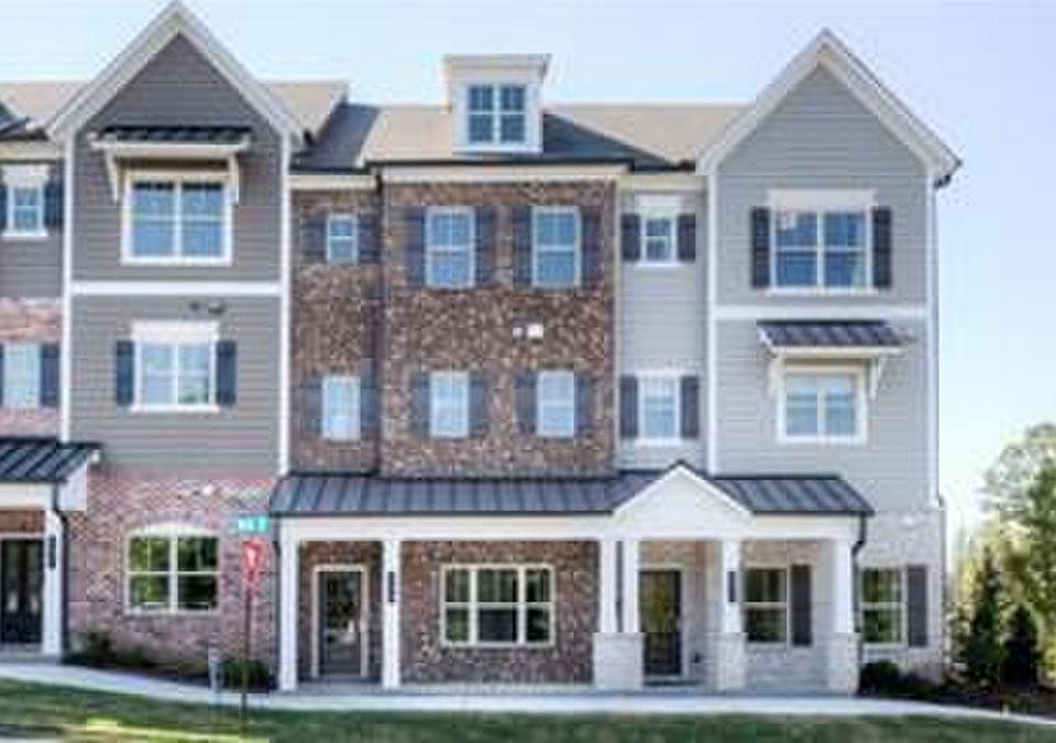 1st image of 302 Lantana Ln #23