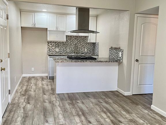 3rd image of 9849 Lincoln Village Dr