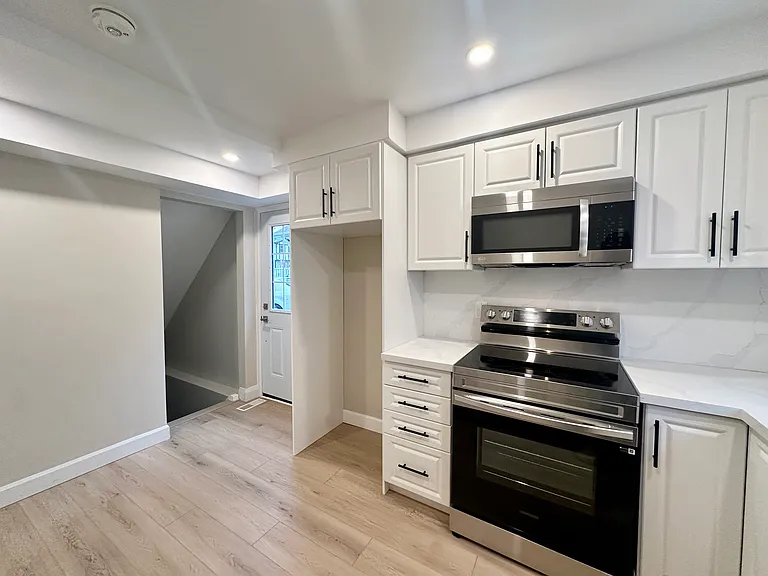 751 Hillcroft St #2 — Photo 12