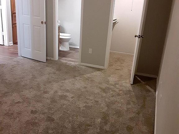 5th image of 5024 Village Ct