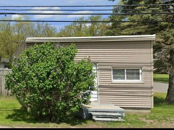 1353 E Auburn Rd, Rochester Hills, MI 48307