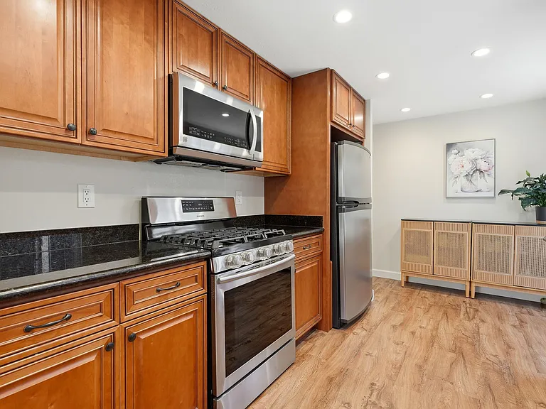 1256 Rainier Ave — Photo 13
