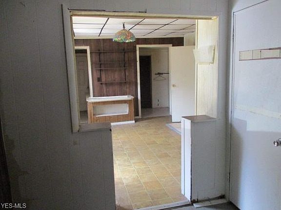 3rd image of 3134 W 31st St