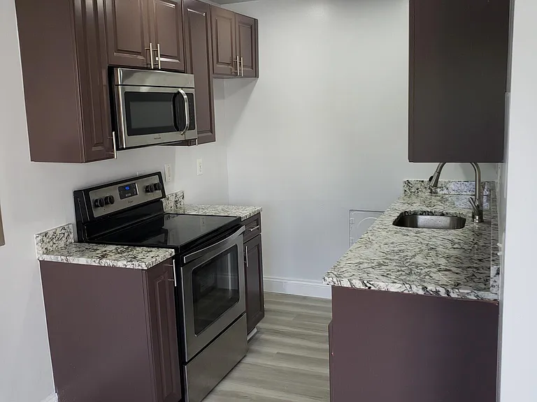 1005 Chillum Rd #306 — Photo 2