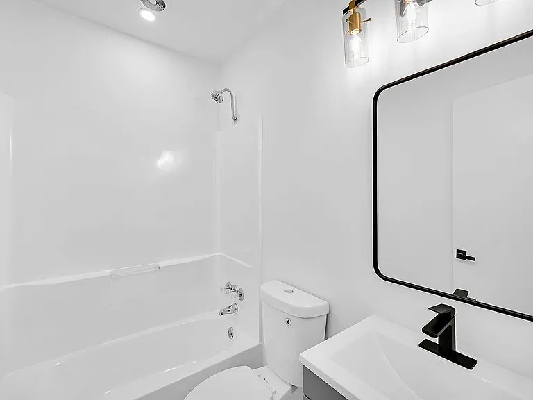 1253 Dunwoody Ln — Photo 17