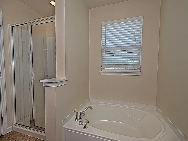 627 Edison Dr — Photo 17