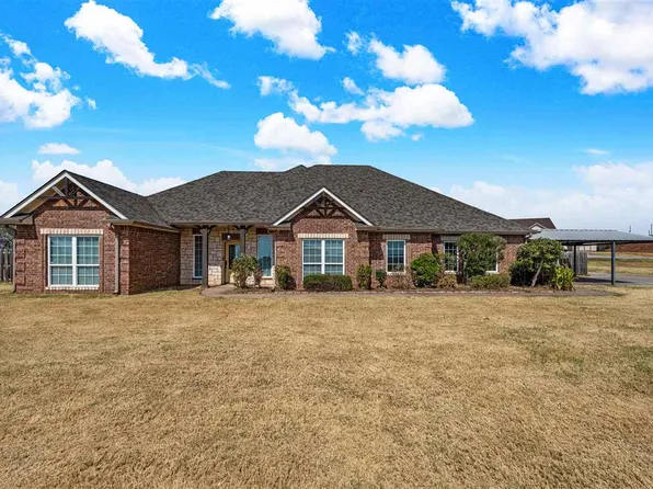 512 NE Sunset Dr, Elgin, OK 73538