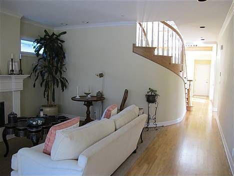 3rd image of 230 15th St