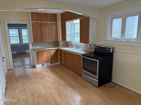 2nd image of 4131 Carthage Rd