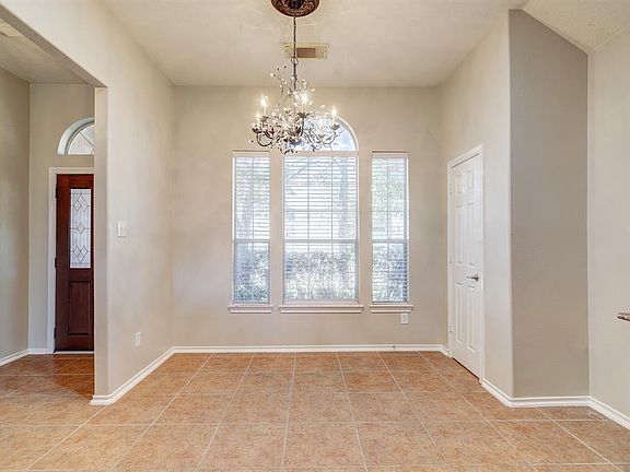 3rd image of 5019 Heatherdawn Ct