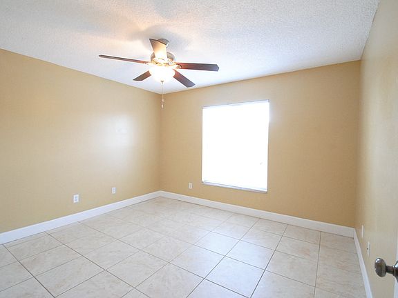 5th image of 47 E Country Cove Way