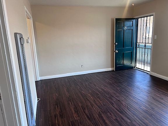 3rd image of 937 Magnolia Ave APT 5