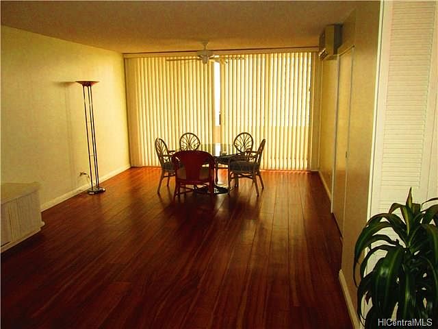 1st image of 920 Ward Ave APT 15E