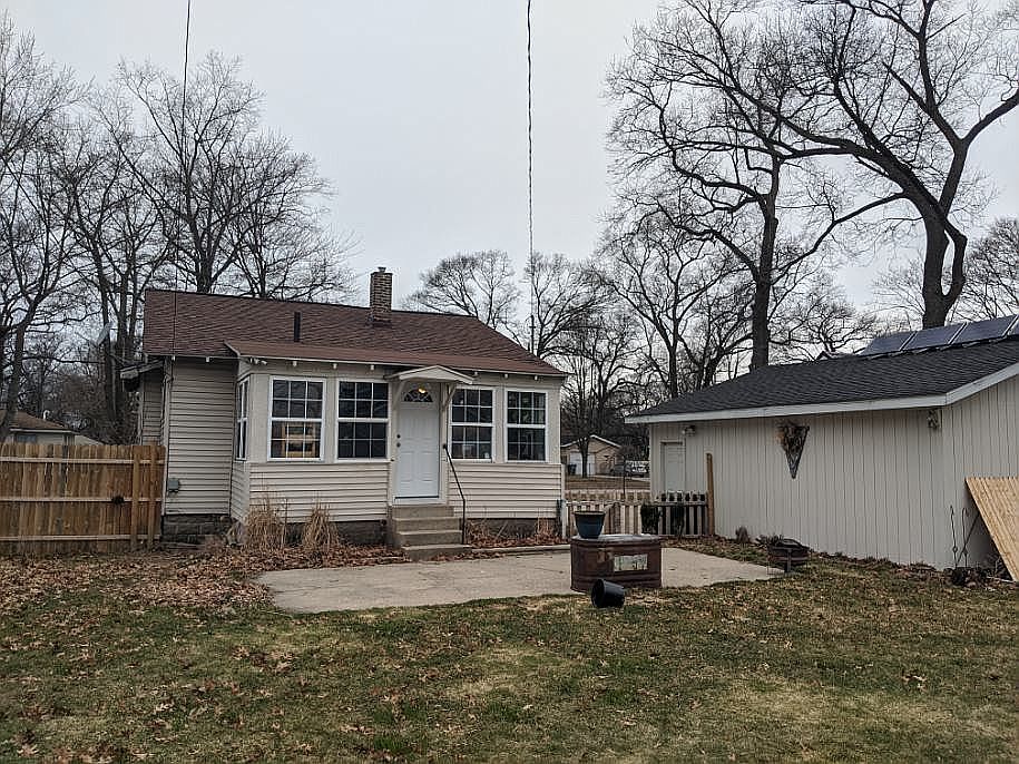 2nd image of 1838 Dyson St