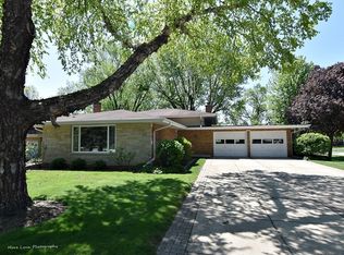 875 W Marywood Ave, Aurora, IL 60505