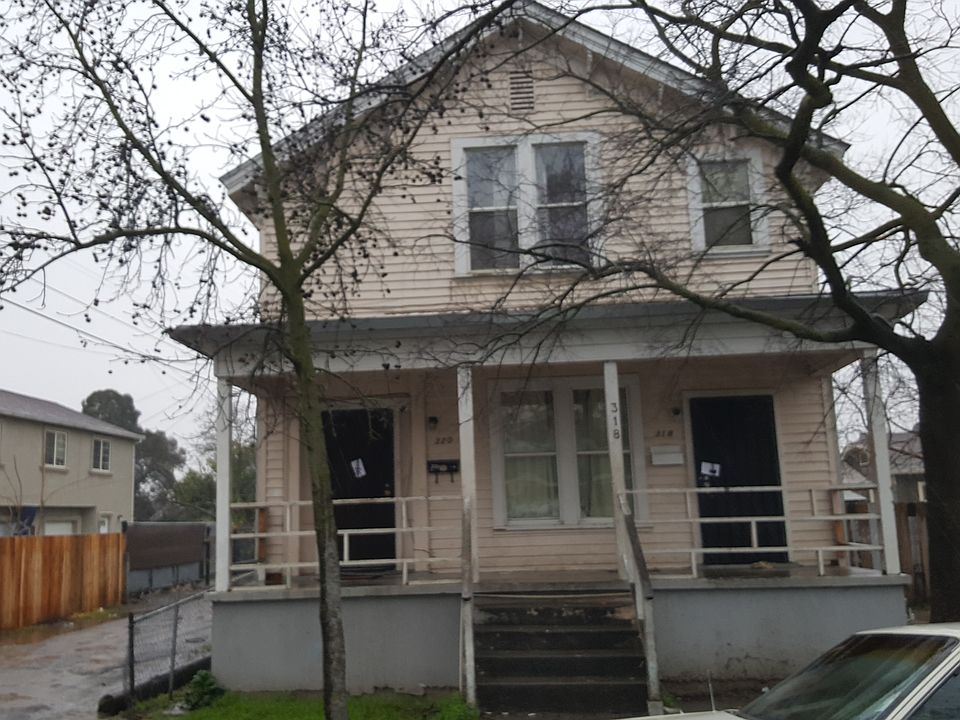 1st image of 318 E 5th St