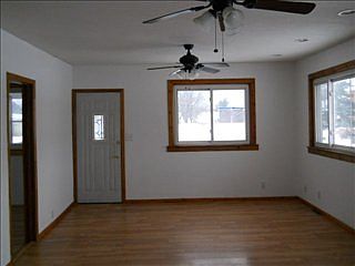 3rd image of 526 River Ln