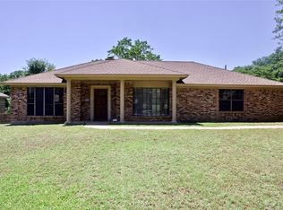 1400 Peggy Ln, Kennedale, TX 76060