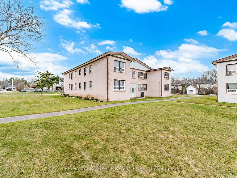 1047 Churchill Ave E #5 — Photo 5