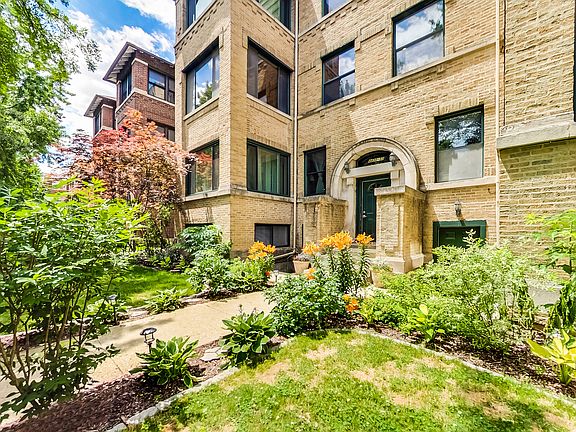 3rd image of 4432 N Magnolia Ave APT 3N