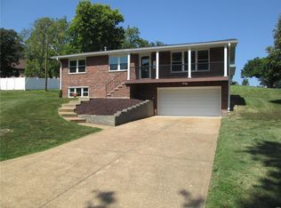 11251 Monte Carlo Dr, Saint Louis, MO 63126