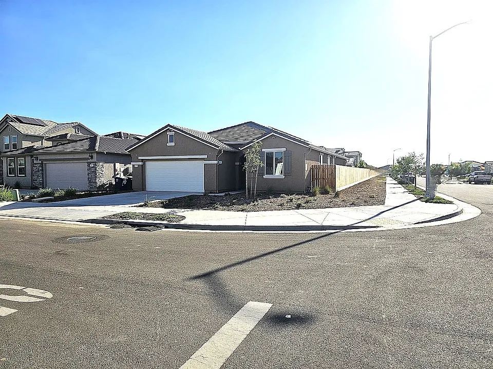 1870 Trinity Ct