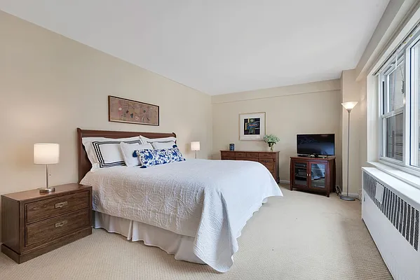 Sold by Compass | media 7