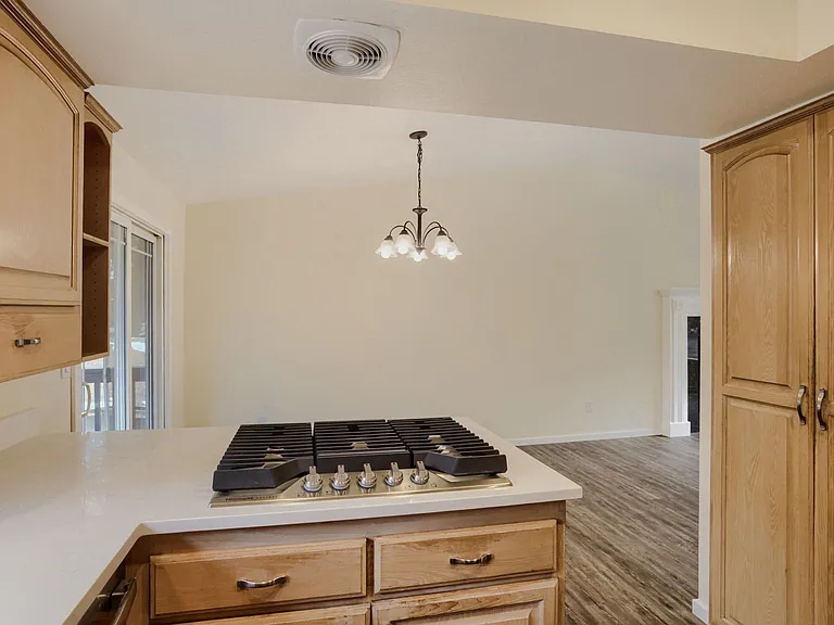 14539 SE Center St — Photo 7