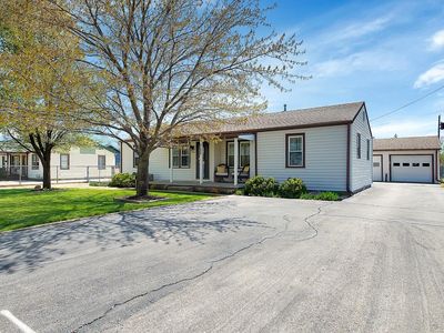 711 E 56th St S, Wichita, KS, 67216