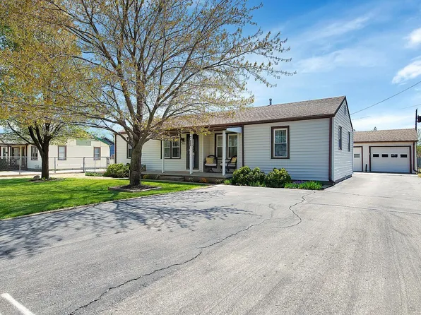 711 E 56th St S, Wichita, KS 67216