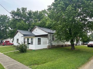 1200 N 11th St, Mattoon, IL 61938