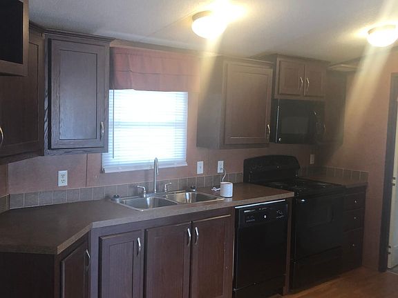 2nd image of 29 Tropicana Ave