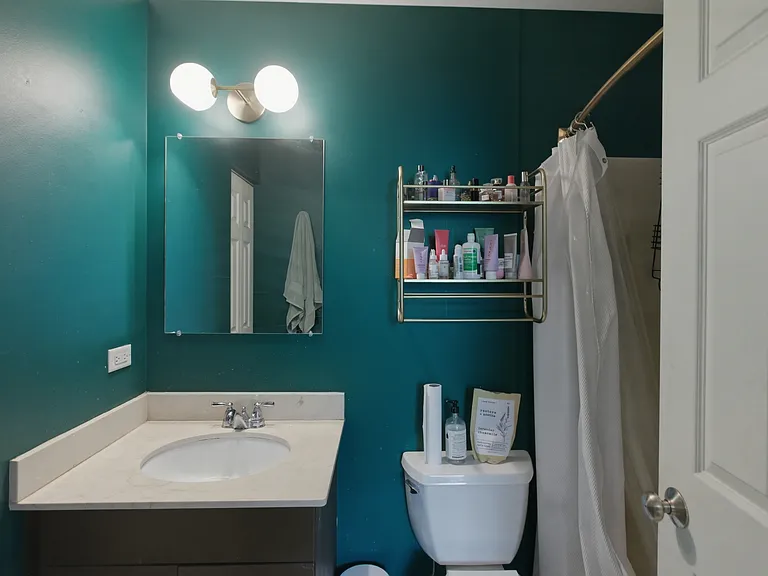 3142 W George St #C2 — Photo 7