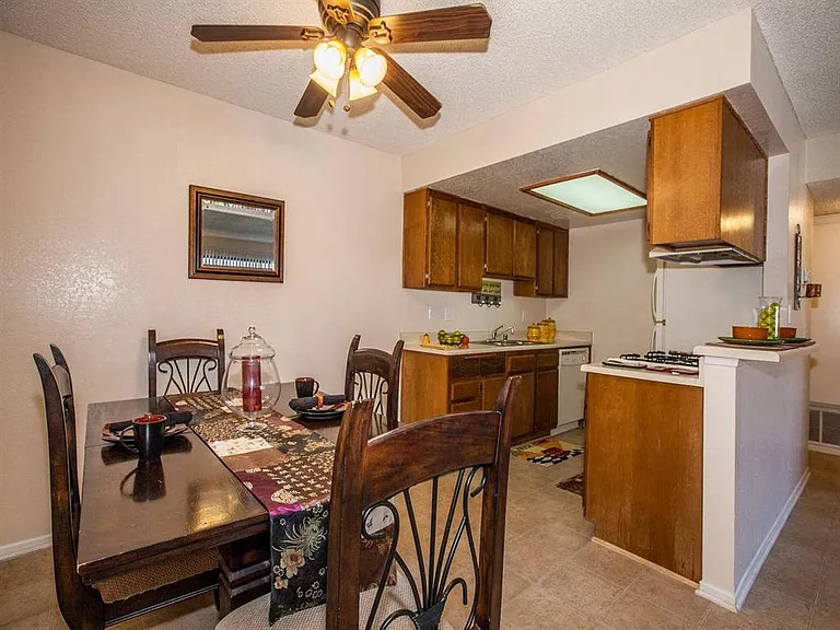 Carmel Apartments — Photo 26