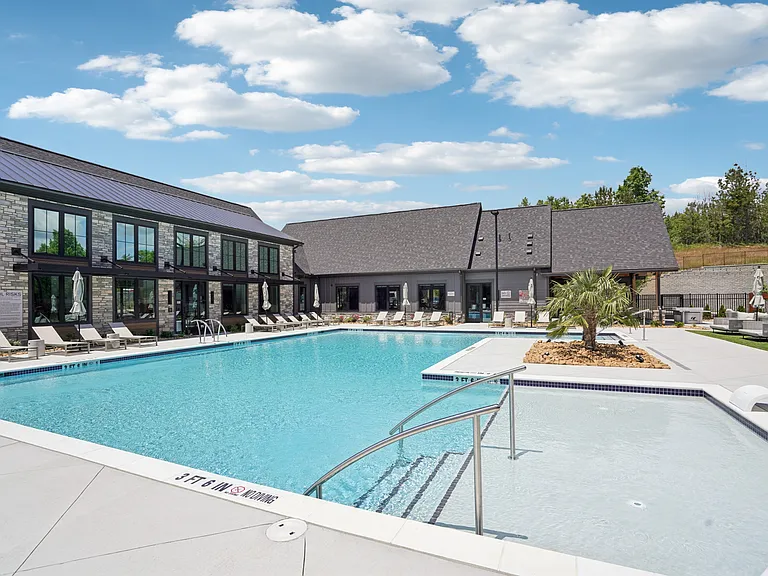 The Pullman Luxury Apartments — Photo 33