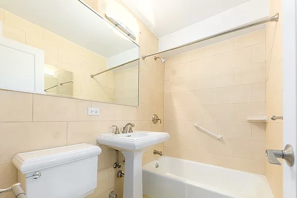 Rented by A&E Real Estate Management | media 8