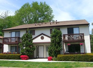 615 Broadway APT 9, Amityville, NY 11701